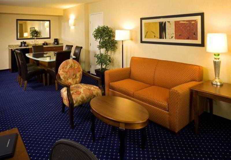 Courtyard Culver Angeles Hotel 4*
